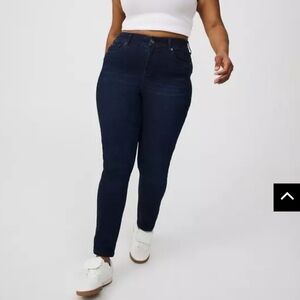 Torrid -NWT- Bombshell Skinny.